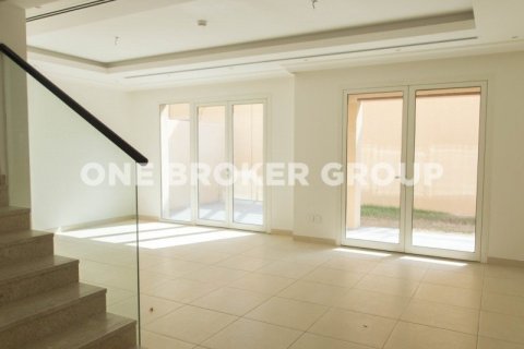 Villa à Al Barsha, Dubai, 3 chambres, 232.3 m², № 203 - photo 1