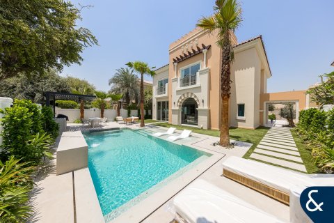 Villa en Victory Heights, Dubai Sports City, Dubai, 5 dormitorios, 446 m², № 98590