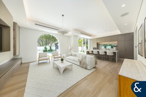 Villa en Victory Heights, Dubai Sports City, Dubai, 5 dormitorios, 446 m², № 98590 - foto 2