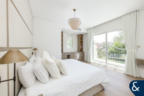 Villa en Victory Heights, Dubai Sports City, Dubai, 5 dormitorios, 446 m², № 98590 - foto 8