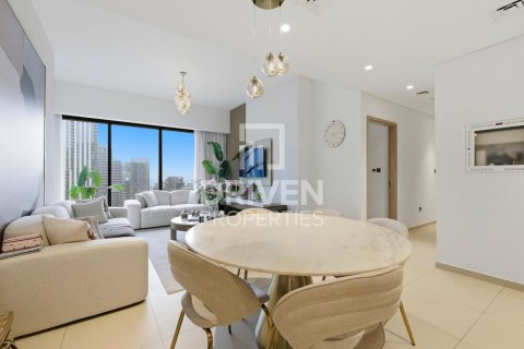 Appartement à Opera District, Downtown Dubai (Downtown Burj Dubai), Dubai, 2 chambres, 109.07 m², № 136813 - photo 2