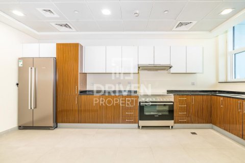 Apartment in Marina Arcade Tower, Dubai Marina, Dubai 3 bedrooms, 231.24 sq.m. № 136791 - photo 13