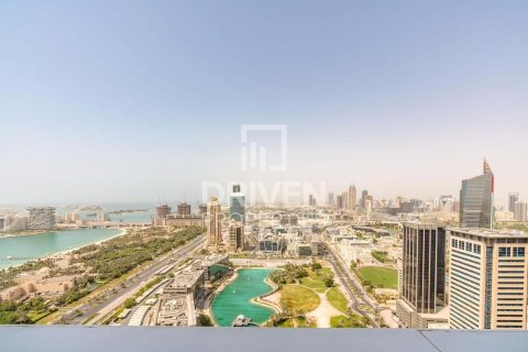 Apartment in Marina Arcade Tower, Dubai Marina, Dubai 3 bedrooms, 231.24 sq.m. № 136791 - photo 2