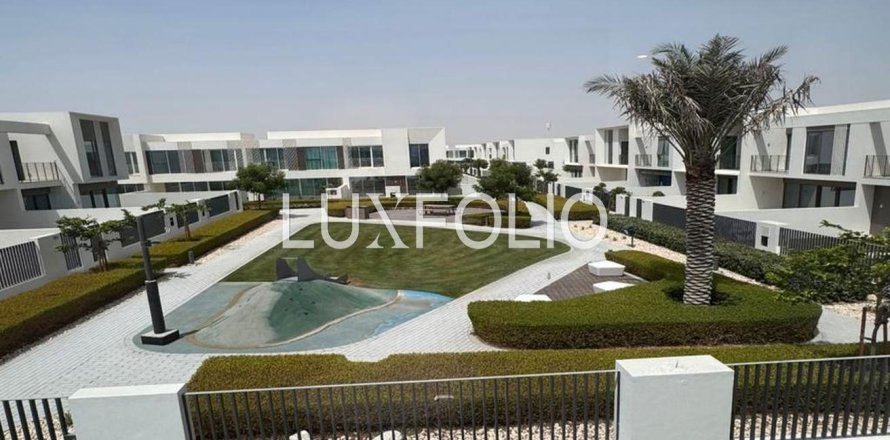 Townhouse in The Valley, Dubai 4 bedrooms, 203 sq.m. № 45892