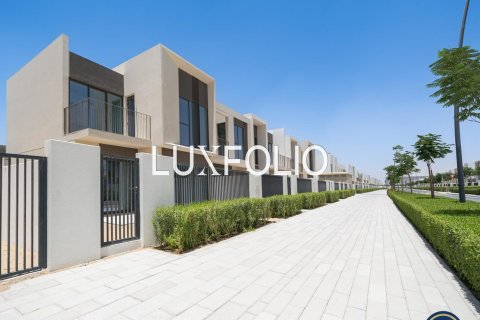 Townhouse in The Valley, Dubai 4 bedrooms, 203 sq.m. № 45892 - photo 25