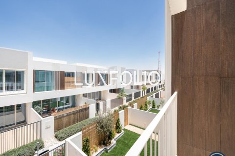 Townhouse in The Valley, Dubai 4 bedrooms, 203 sq.m. № 45892 - photo 23