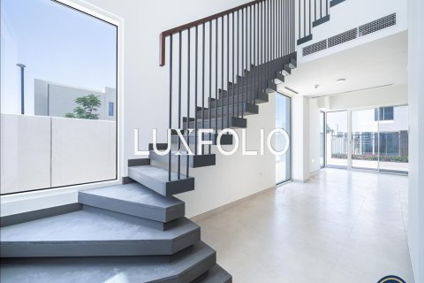 Townhouse in The Valley, Dubai 4 bedrooms, 203 sq.m. № 45892 - photo 3