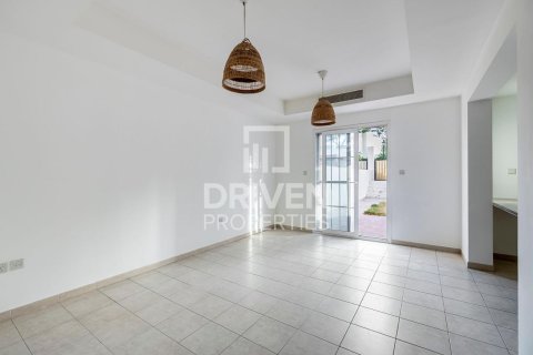 Maison de ville à Arabian Ranches, Dubai, 2 chambres, 207 m², № 20704 - photo 1