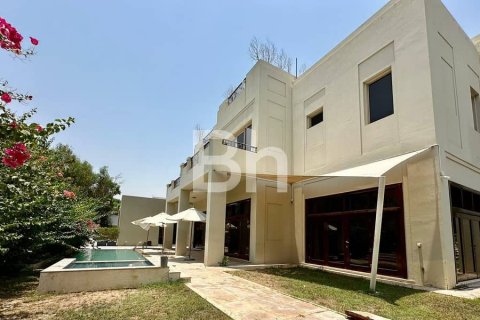 Villa en Al Barari, Dubai, 7 dormitorios, 1903 m², № 22297 - foto 1