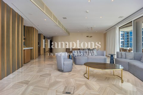 Ático en FIVE Palm Jumeirah, Palm Jumeirah, Dubai, 4 dormitorios, 545.27000372 m², № 83854 - foto 2