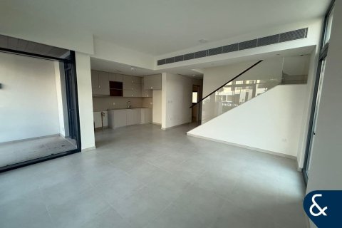 Снять в аренду виллу в Bliss, Arabian Ranches 3, Дубай: 4 спальни, 268м², № 76396 - фото 3