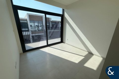 Снять в аренду виллу в Bliss, Arabian Ranches 3, Дубай: 4 спальни, 268м², № 76396 - фото 15