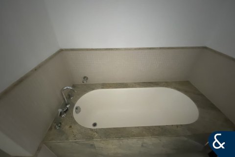 Apartment in Downtown Dubai (Downtown Burj Dubai), Dubai 2 bedrooms, 152 sq.m. № 76393 - photo 8