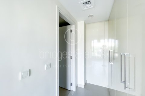 Снять в аренду виллу в Дубай Хилс Эстейт, Дубай: 5 спален, 254.1м², № 42825 - фото 19