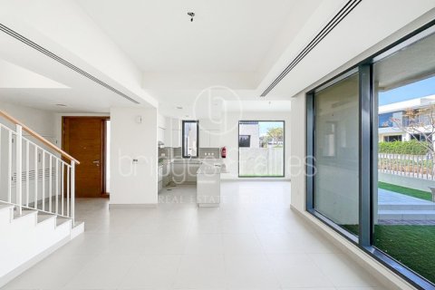 Снять в аренду виллу в Дубай Хилс Эстейт, Дубай: 5 спален, 254.1м², № 42825 - фото 5