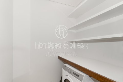 Apartment in The Hills, Dubai 2 bedrooms, 155.8 sq.m. № 42824 - photo 17