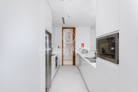 Apartment in The Hills, Dubai 2 bedrooms, 155.8 sq.m. № 42824 - photo 9