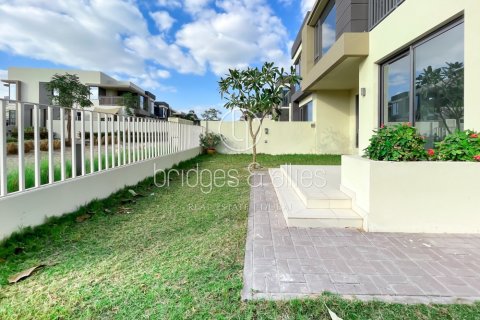 Villa in Dubai Hills Estate, Dubai 5 bedrooms, 254.1 sq.m. № 42826 - photo 8
