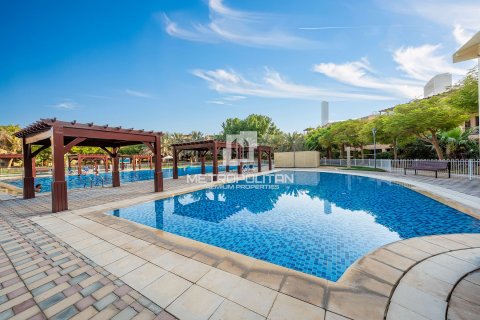 Adosado en Jumeirah Islands, Dubai, 4 dormitorios, 337 m², № 73251 - foto 30