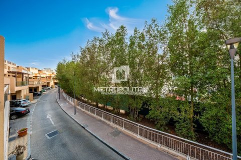 Adosado en Jumeirah Islands, Dubai, 4 dormitorios, 337 m², № 73251 - foto 19