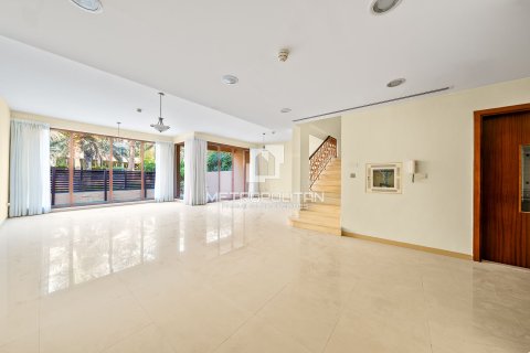 Adosado en Jumeirah Islands, Dubai, 4 dormitorios, 337 m², № 73251 - foto 2