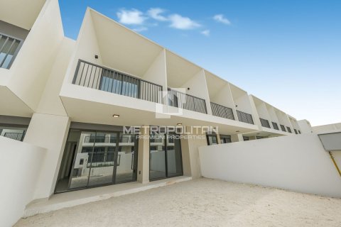 Adosado en Town Square, Dubai, 3 dormitorios, 190 m², № 73257 - foto 1