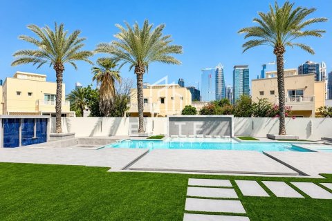 Villa in Meadows 1, Meadows, Dubai 4 bedrooms, 1221 sq.m. № 134993 - photo 26