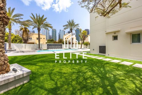 Villa in Meadows 1, Meadows, Dubai 4 bedrooms, 1221 sq.m. № 134993 - photo 28