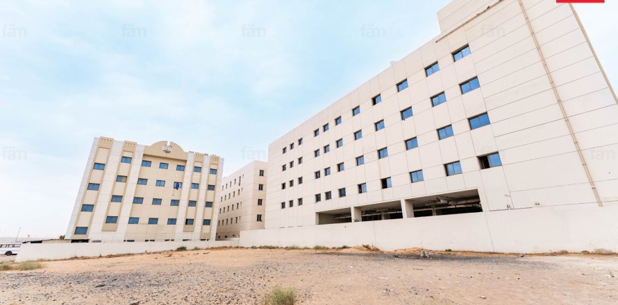 Здание в Дубае, 6858м², № 12323