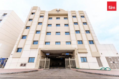 Купить здание в Дубае: 6858м², № 12323 - фото 2