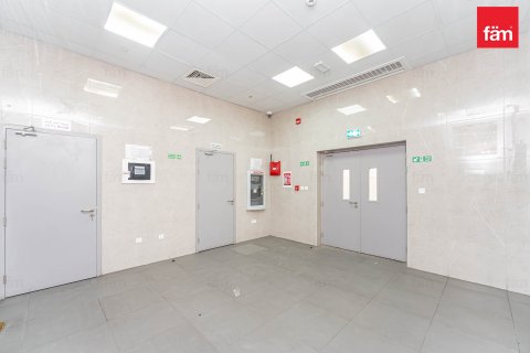 Купить здание в Дубае: 6858м², № 12323 - фото 8