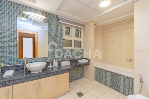 Снять в аренду квартиру в Пальме Джумейре, Дубай: 3 спальни, 205.5м², № 6617 - фото 7