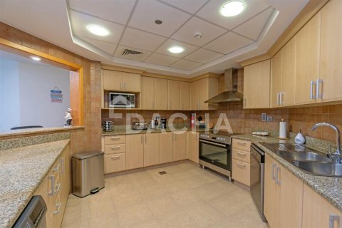 Снять в аренду квартиру в Пальме Джумейре, Дубай: 3 спальни, 205.5м², № 6617 - фото 9