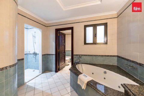 Снять в аренду виллу в Пальме Джумейре, Дубай: 4 спальни, 656.1м², № 16899 - фото 23