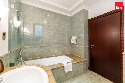 Снять в аренду виллу в Пальме Джумейре, Дубай: 4 спальни, 656.1м², № 16899 - фото 22