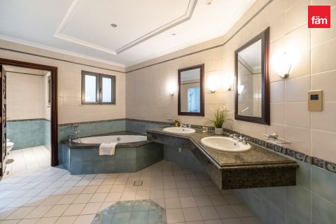 Снять в аренду виллу в Пальме Джумейре, Дубай: 4 спальни, 656.1м², № 16899 - фото 11