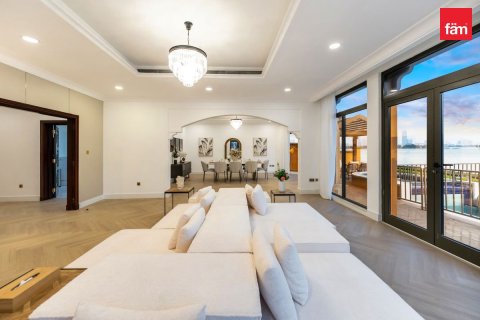 Снять в аренду виллу в Пальме Джумейре, Дубай: 4 спальни, 656.1м², № 16899 - фото 4