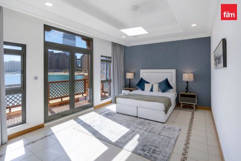 Снять в аренду виллу в Пальме Джумейре, Дубай: 4 спальни, 656.1м², № 16899 - фото 12
