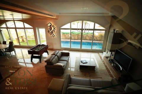 Villa in The Villa, Dubai 4 bedrooms, 531 sq.m. № 60958 - photo 1