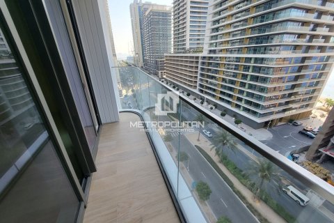 Apartamento en EMAAR Beachfront, Dubai Harbour, Dubai, 1 dormitorio, 68 m², № 16124 - foto 1