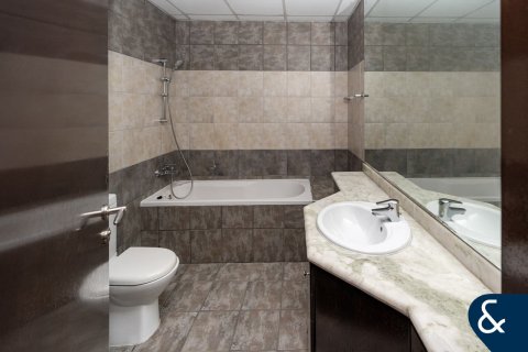 Снять в аренду квартиру в KG Tower, Дубай Марина, Дубай: 3 спальни, 258м², № 76564 - фото 17