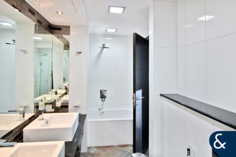 Снять в аренду квартиру в The Torch, Дубай Марина, Дубай: 3 спальни, 357м², № 76566 - фото 12