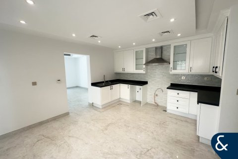 Villa in Arabian Ranches, Dubai 5 bedrooms, 640 sq.m. № 76567 - photo 3