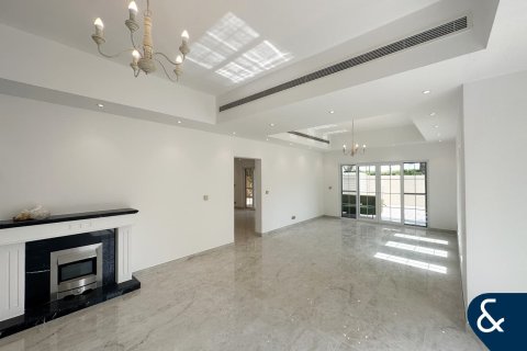 Villa in Arabian Ranches, Dubai 5 bedrooms, 640 sq.m. № 76567 - photo 2