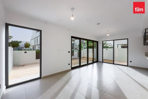 Снять в аренду виллу в Tilal Al Ghaf, Дубай: 4 спальни, 222.6м², № 69471 - фото 19