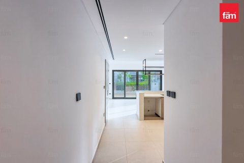 Снять в аренду виллу в Tilal Al Ghaf, Дубай: 4 спальни, 222.6м², № 69471 - фото 6