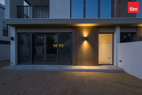 Снять в аренду виллу в Tilal Al Ghaf, Дубай: 4 спальни, 222.6м², № 69471 - фото 11