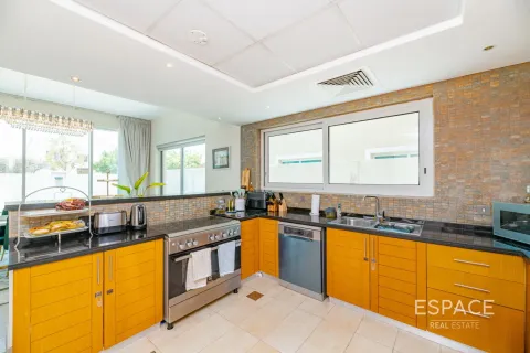 Villa à Legacy Nova Villas, Jumeirah Park, Dubai, 4 chambres, 455 m², № 62231 - photo 4