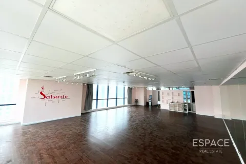 Office in Jumeirah Lake Towers, Dubai 116 sq.m. № 62250 - photo 6