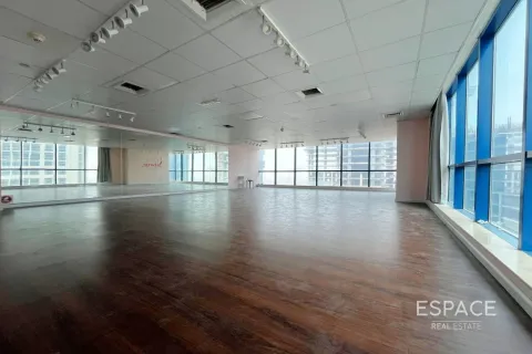 Office in Jumeirah Lake Towers, Dubai 116 sq.m. № 62250 - photo 1